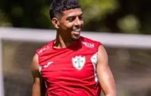 Portuguesa garante permanência do atacante Maceió e inicia caminhada na Série D