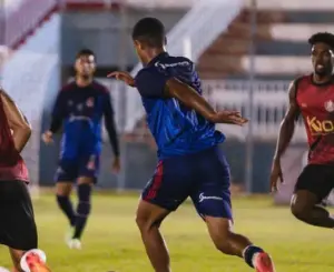 Penapolense foca em equilíbrio contra o Taquaritinga