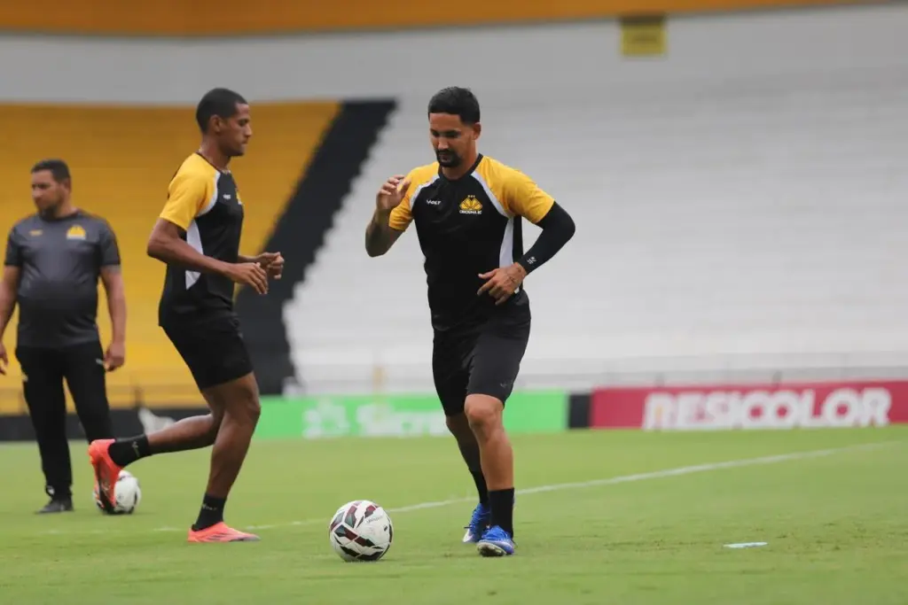 Jhonata Robert possível novidade Criciúma