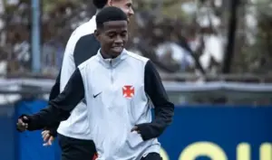 Vasco estreia na Sul-Americana com time alternativo