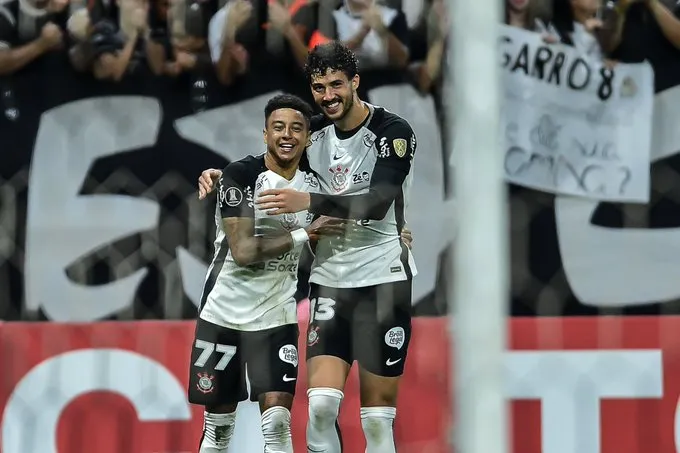 Corinthians 2 x 0 Penãrol - Timão domina com 'dinizismo' em alta