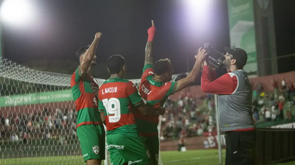 Portuguesa 3 x 0 Pouso Alegre-MG - Lusa vence a primeira na Série D