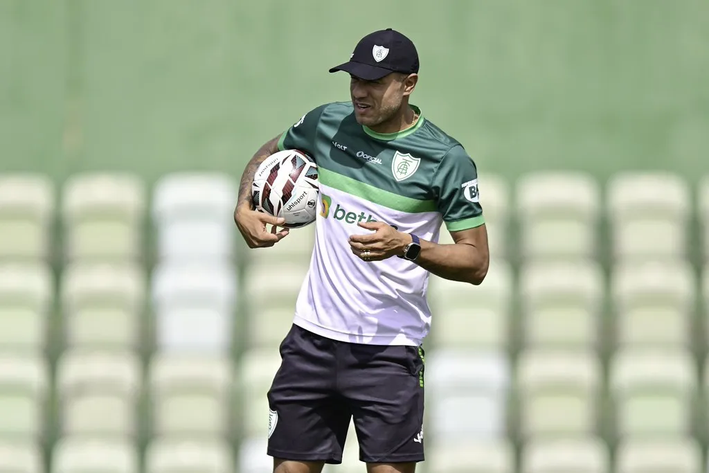 Roger técnico América-MG reencontra Sport
