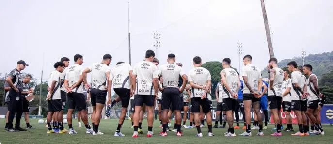 Santos vive crise financeira e jogadores cobram atrasos salariais
