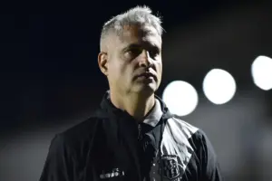 Rodrigo Santana sai, mas o responsável pelo trauma da Ponte Preta continua intocável