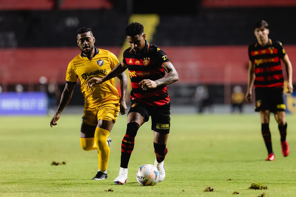 Sport 3 x 0 Retrô - Leão amplia 100% na Copa do Nordeste 2 Sport Retrô Copa do Nordeste