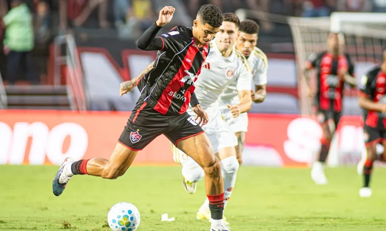 Vitória 2 x 0 Internacional - Leão sobe e deixa Colorado perto da degola do Brasileirão 3 2sr4oQbc VictorFerreira Vitoria Internacional 2026 Brasileirao