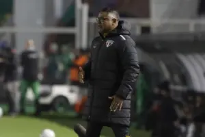 Juventude provoca Roger após classificação; treinador caiu