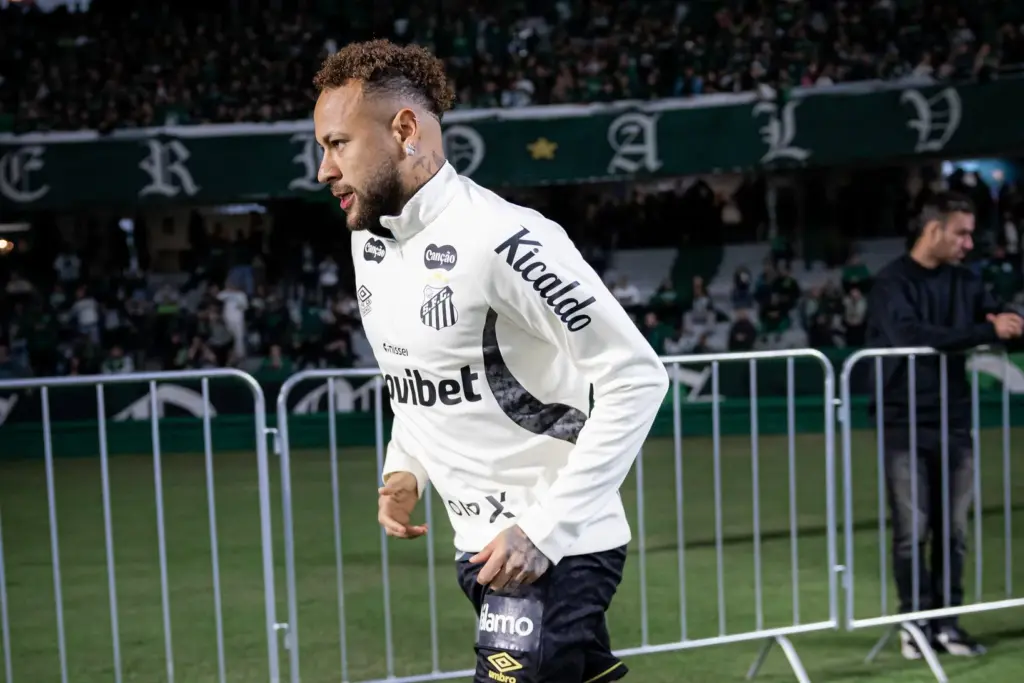 Fernando Diniz defende Neymar na Copa e avalia vitória do Corinthians