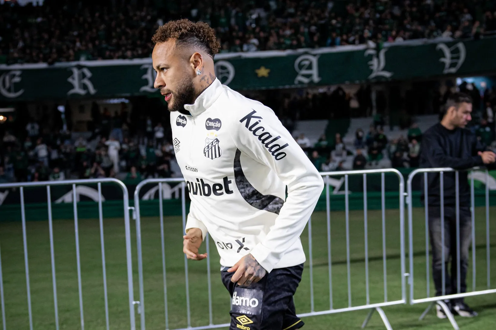 Fernando Diniz defende Neymar na Copa e avalia vitória do Corinthians