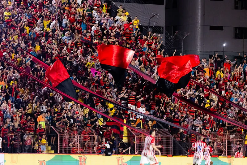 Sport vence Náutico por 2 a 0 e assume a liderança da Série B (Foto: Paulo Paiva / Sport Recife)