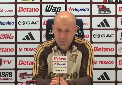 Jardim critica arbitragem após derrota: 'É fácil dar amarelo para o Flamengo'