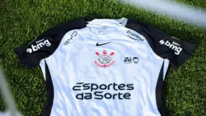 Corinthians atrasa salários e enfrenta dívidas milionárias