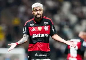 Arrascaeta recebe alta após cirurgia e inicia nova etapa de recuperação antes da Copa
