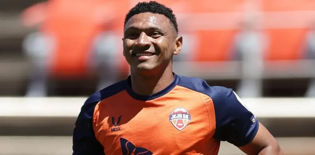 Emerson Negueba brilha ao participar de dois gols contra o líder na Coreia do Sul