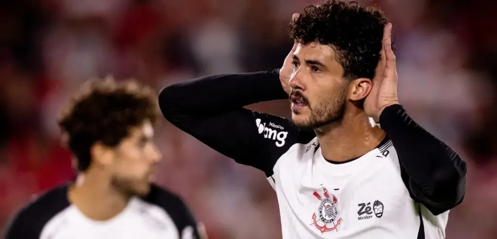 Gustavo Henrique salva o Corinthians e é o vice-artilheiro da Libertadores