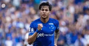 Cruzeiro 2 x 1 Chapecoense - Raposa vence jogo polêmico e segue escalando tabela do Brasileirão