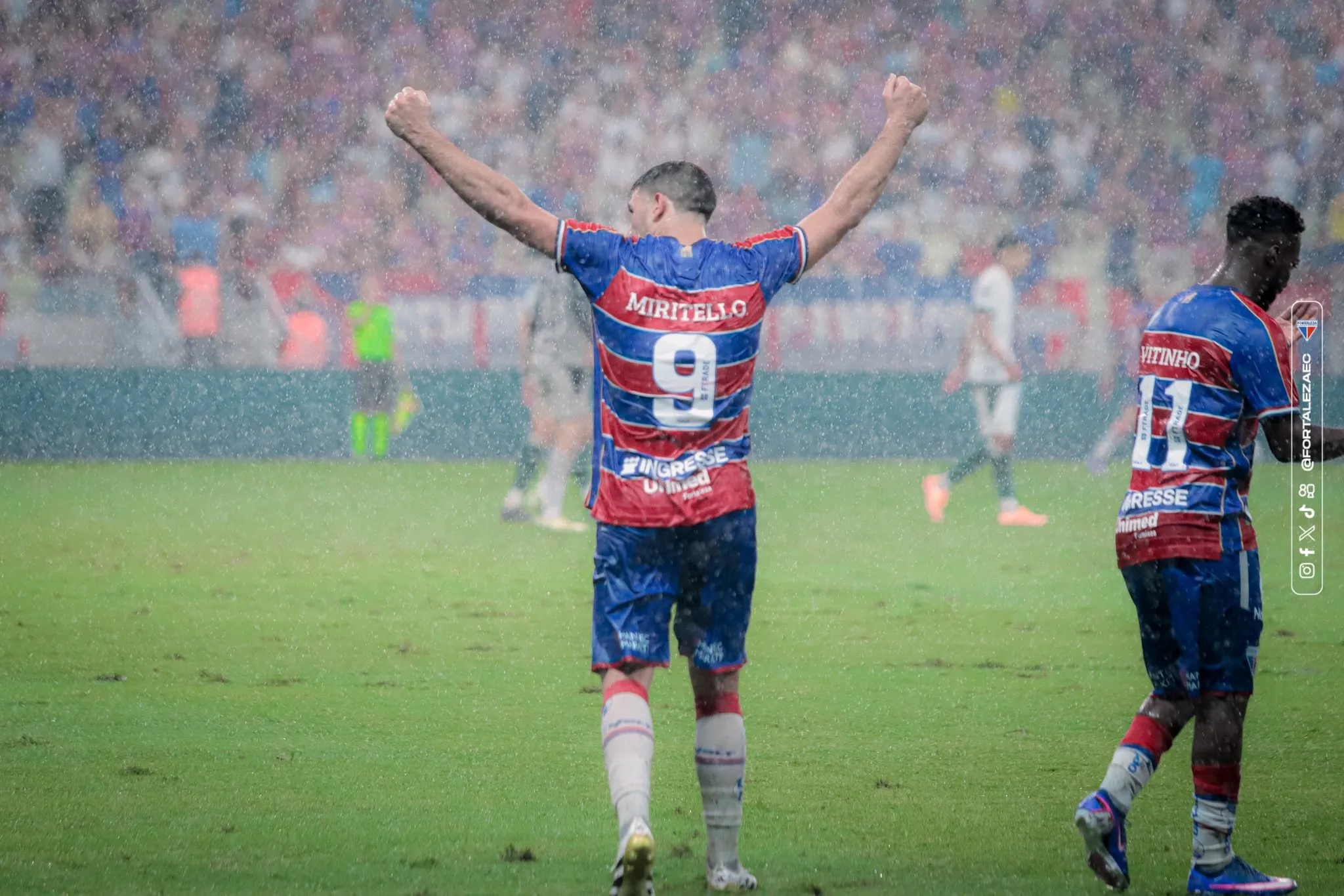 Fortaleza vira contra o Goiás e dorme na liderança da Série B (Foto: Mateus Lotif/FEC )