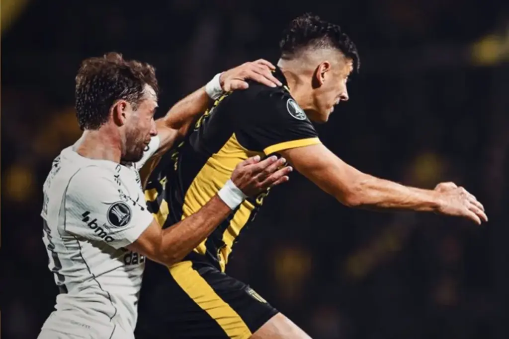 LIBERTADORES: Corinthians segura titulares e garante 1º lugar 2 Peñarol x Corinthians: Empate no Uruguai garante liderança ao Timão (Foto: Peñarol)
