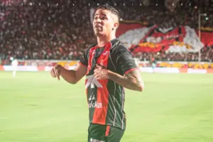 Vitória 2 x 0 Flamengo - Barradão faz nova vítima e Leão avança na Copa do Brasil