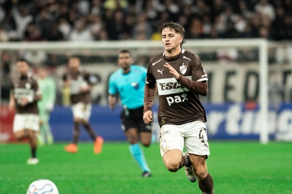 Corinthians 0 x 2 Platense - Timão é superado em casa na Libertadores 3 Corinthians perde para o Platense por 2 a 0 na Neo Química Arena pela Libertadores (Foto: Divulgação/Platense)