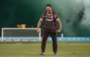Hulk é apresentado pelo Fluminense no Maracanã: 'Venho com muita fome'