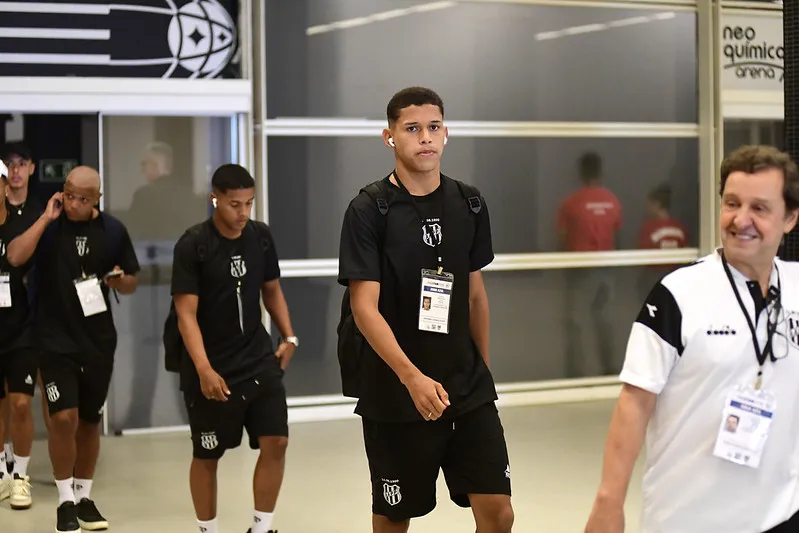 Ponte Preta libera dupla de laterais para clubes da Copa Paulista