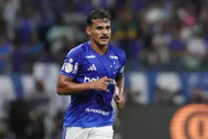 Cruzeiro aguarda propostas da Europa por Kaiki e adia renovação