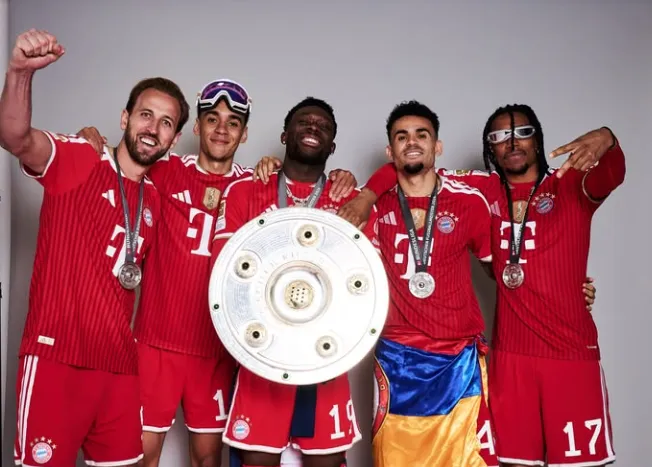 Bayern alia goleadas e controle financeiro na temporada 2 KBZw6SNu image