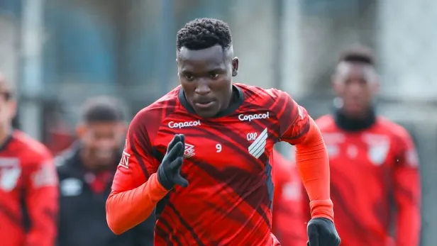 Athletico liga alerta com aumento de lesões no elenco