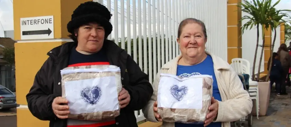 LBV beneficia famílias com a entrega de cobertores