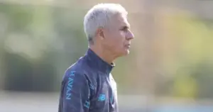 Grêmio é recebido com protestos antes de duelo na Sul-Americana