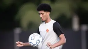 Vasco joga com jovens e reservas em duelo na Sul-Americana