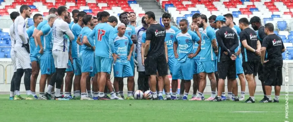 Júnior Rocha pede 'pés no chão' no Paysandu após vitória na Copa Norte