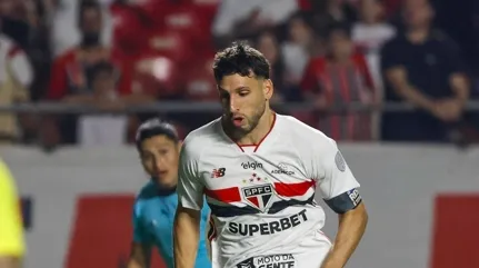 Calleri amarga jejum no São Paulo, mas mantém respaldo de Dorival