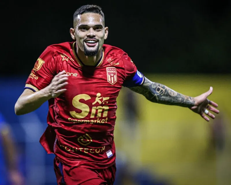 Pablo Thomaz comemora seu gol no empate contra o Sampaio Corrêa Foto: Bruno Maia/Comunicação Maricá F.C