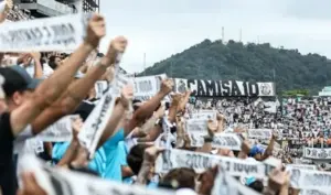 Santos x Vitória - Onde assistir, escalações e arbitragem