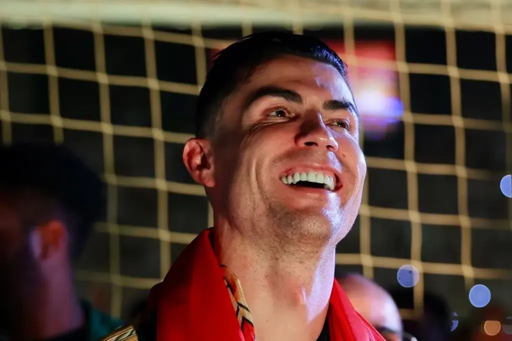 Cristiano Ronaldo vira atleta mais bem pago; Vini Jr. é único brasileiro no Top 50