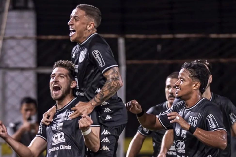Democrata GV vence Porto-BA e cola na liderança da Série D (Foto: Divulgação)