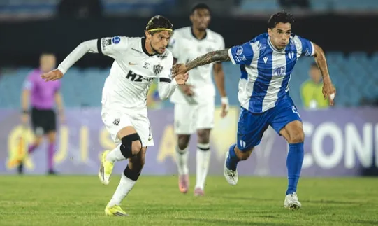Atlético-MG cede empate amargo no Uruguai