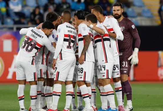 Roger admite má atuação do São Paulo, mas festeja 'ponto importante' e liderança