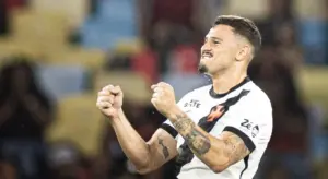 Flamengo 2 x 2 Vasco - Gol no último lance e empate no Clássico dos Milhões