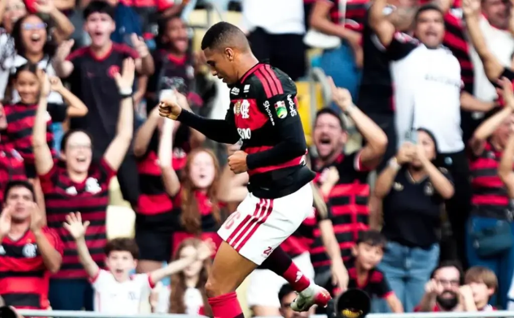 Flamengo 3 x 0 Coritiba – Mengão aproveita expulsão e vence fácil