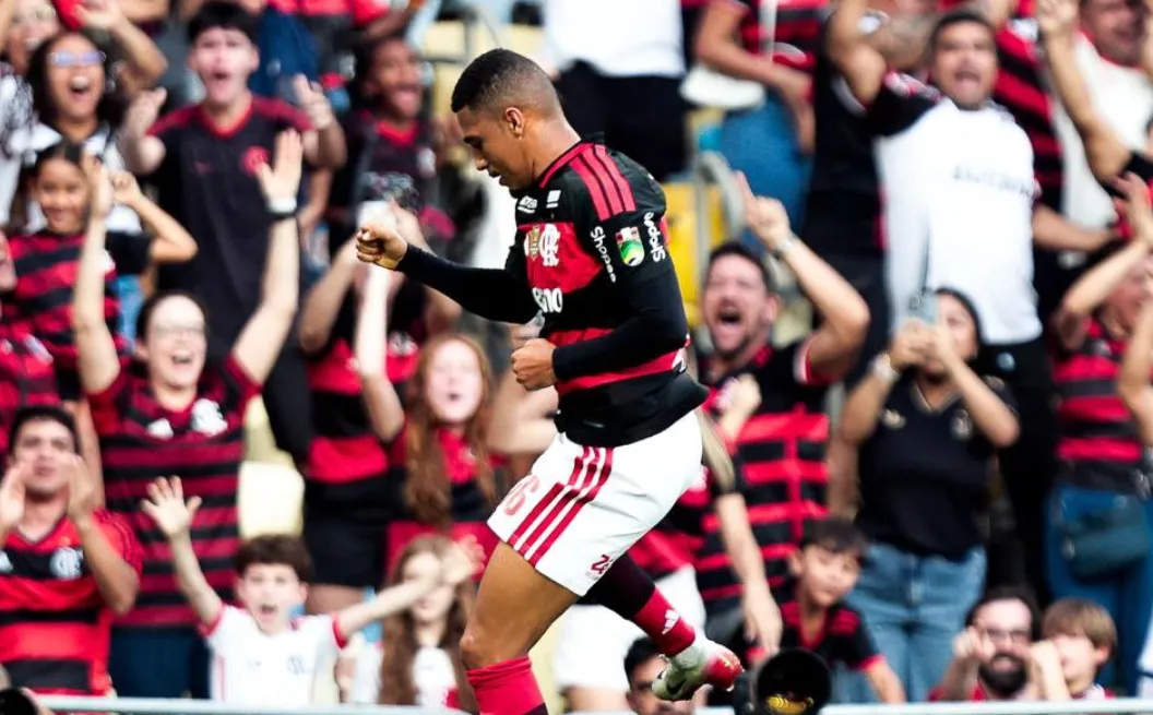 Flamengo vence o Coritiba no Brasileirão