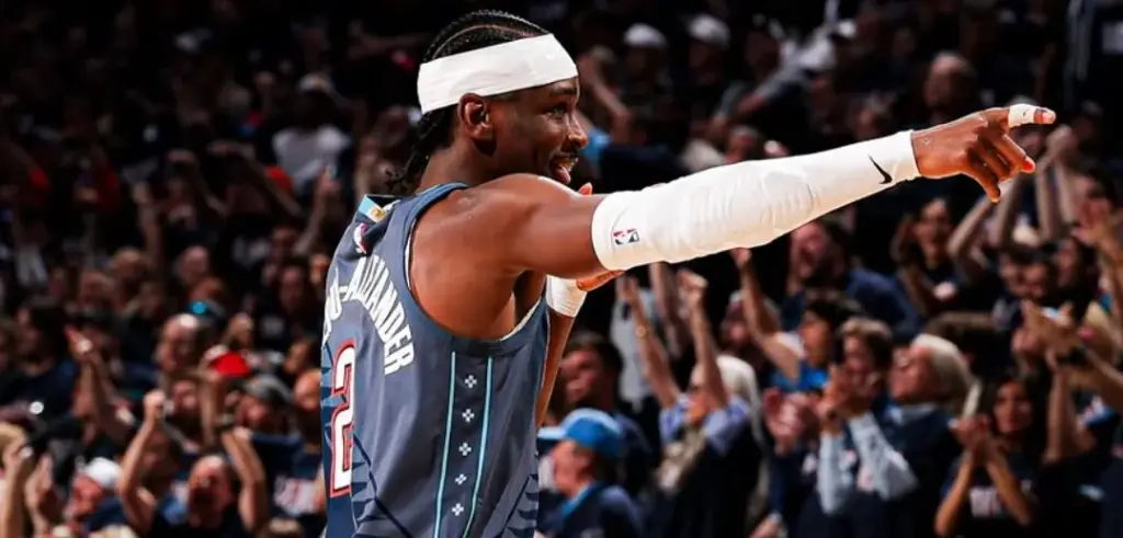 Thunder arranca vitória no fim e se distancia dos Lakers nos playoffs