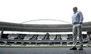 John Textor aciona Justiça para impedir venda da SAF do Botafogo