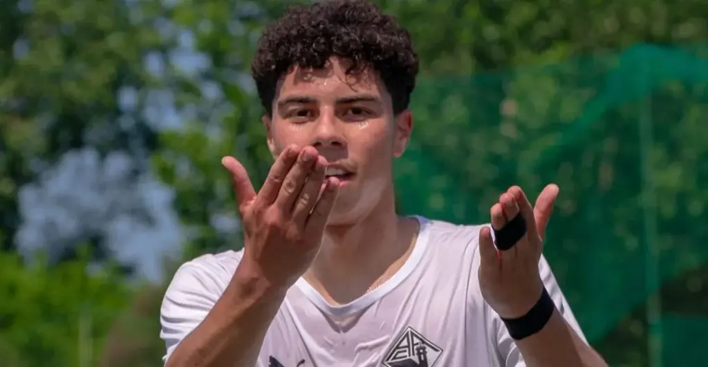 Jovem atacante Thiago Dantas brilha em Portugal com dois gols