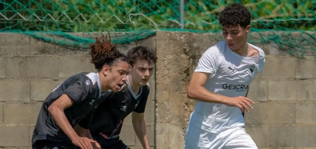Jovem atacante Thiago Dantas brilha em Portugal com dois gols 3 THIAGO DANTAS 3