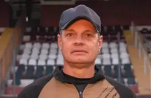 Só no FI: Técnico campeão paulista estreia com derrota na Série B de Santa Catarina