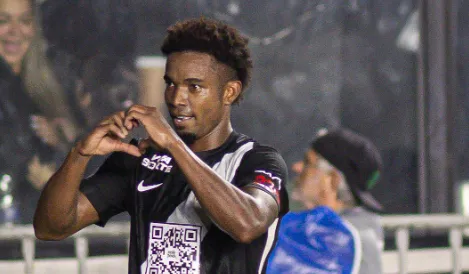 Vasco bate Athletico PR Brasileirao